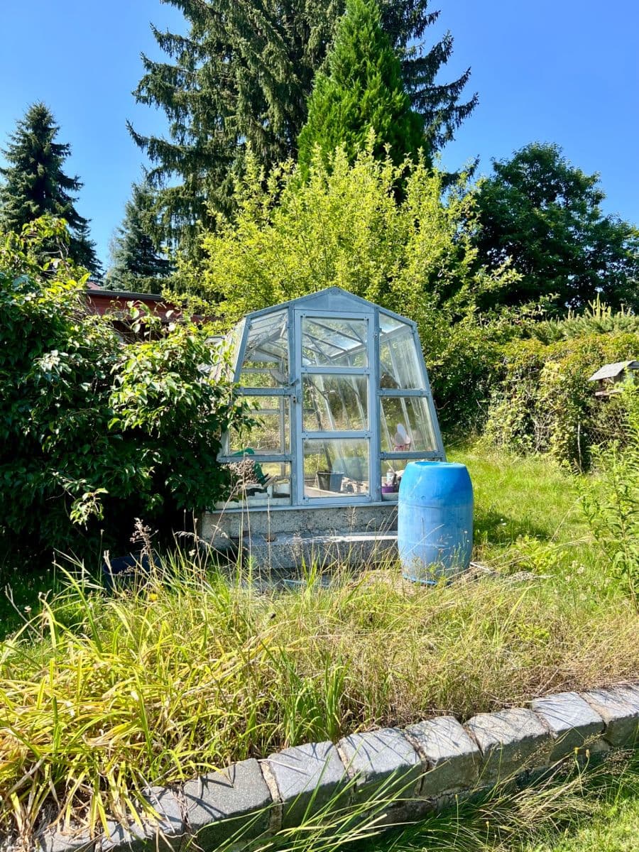 Predaj rekreačného objektu 18 m², pozemok 695 m², Mnichovice, Středočeský kraj Predaj rekreačného objektu 18 m², pozemok 695 m², Mnichovice, Středočeský kraj
