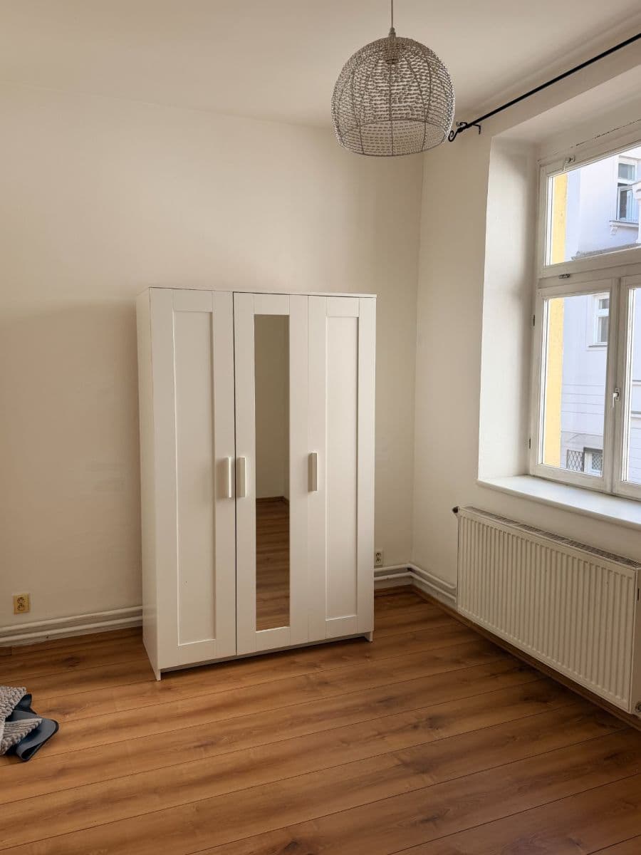 Prenájom bytu 1-izbový 40 m², Sokolovská, Praha, Praha Prenájom bytu 1-izbový 40 m², Sokolovská, Praha, Praha