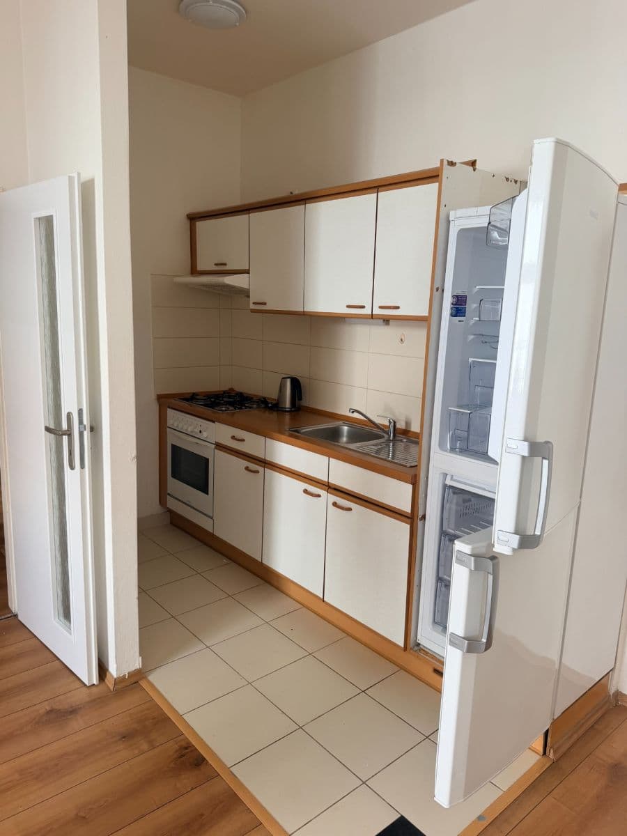 Prenájom bytu 1-izbový 40 m², Sokolovská, Praha, Praha Prenájom bytu 1-izbový 40 m², Sokolovská, Praha, Praha
