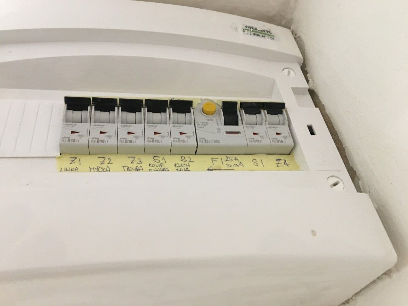 Predaj bytu 1-izbový 35 m², Zvonková, Ústí nad Labem, Ústecký kraj Predaj bytu 1-izbový 35 m², Zvonková, Ústí nad Labem, Ústecký kraj