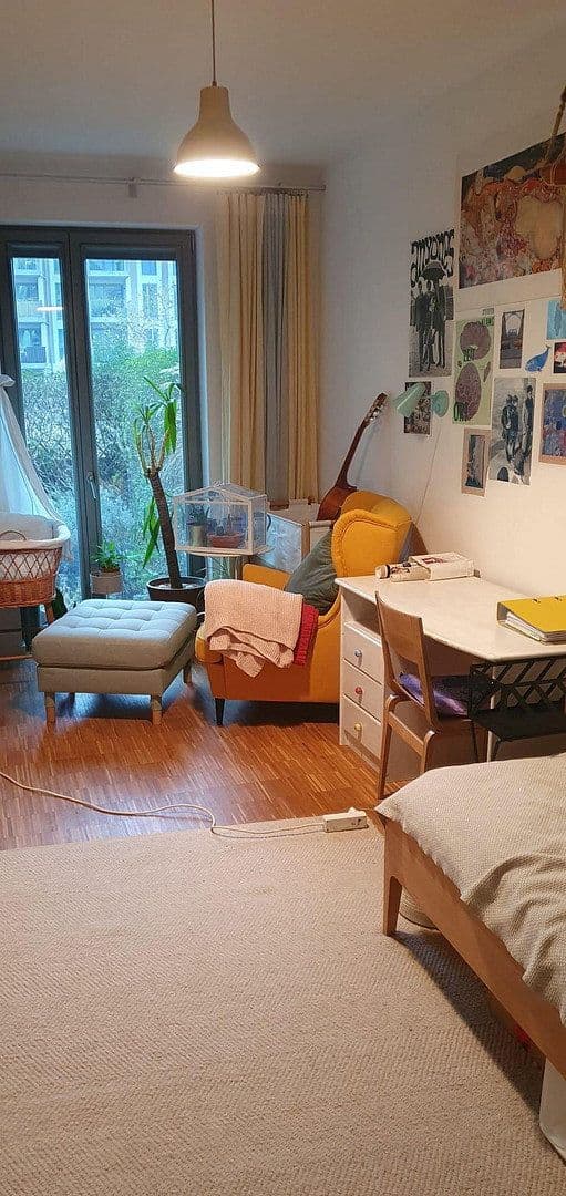 Prenájom bytu 4-izbový 108 m², Gounodstrasse 57, Berlin, Berlín Prenájom bytu 4-izbový 108 m², Gounodstrasse 57, Berlin, Berlín