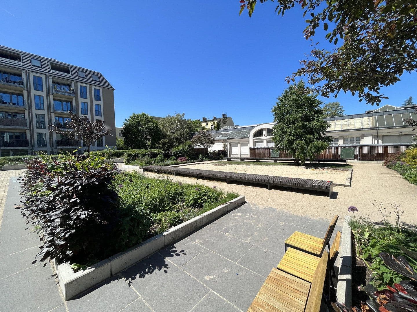Prenájom bytu 4-izbový 108 m², Gounodstrasse 57, Berlin, Berlín Prenájom bytu 4-izbový 108 m², Gounodstrasse 57, Berlin, Berlín