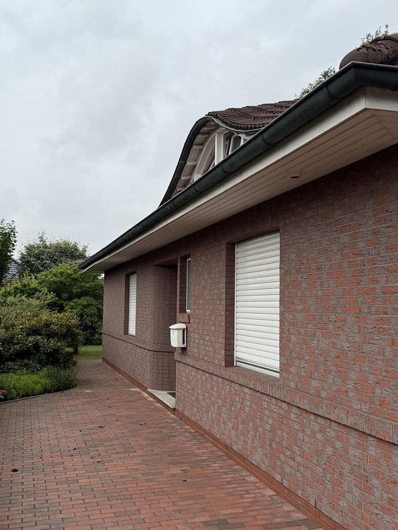 Predaj domu 157 m², pozemok 584 m², Wiefelstede, Dolné Sasko Predaj domu 157 m², pozemok 584 m², Wiefelstede, Dolné Sasko