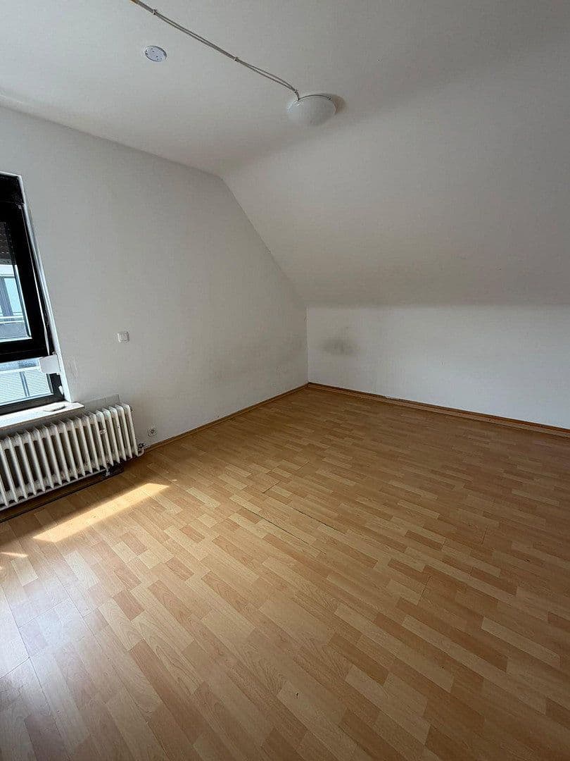 Prenájom domu 200 m², pozemok 250 m², Erlensee, Hesensko Prenájom domu 200 m², pozemok 250 m², Erlensee, Hesensko