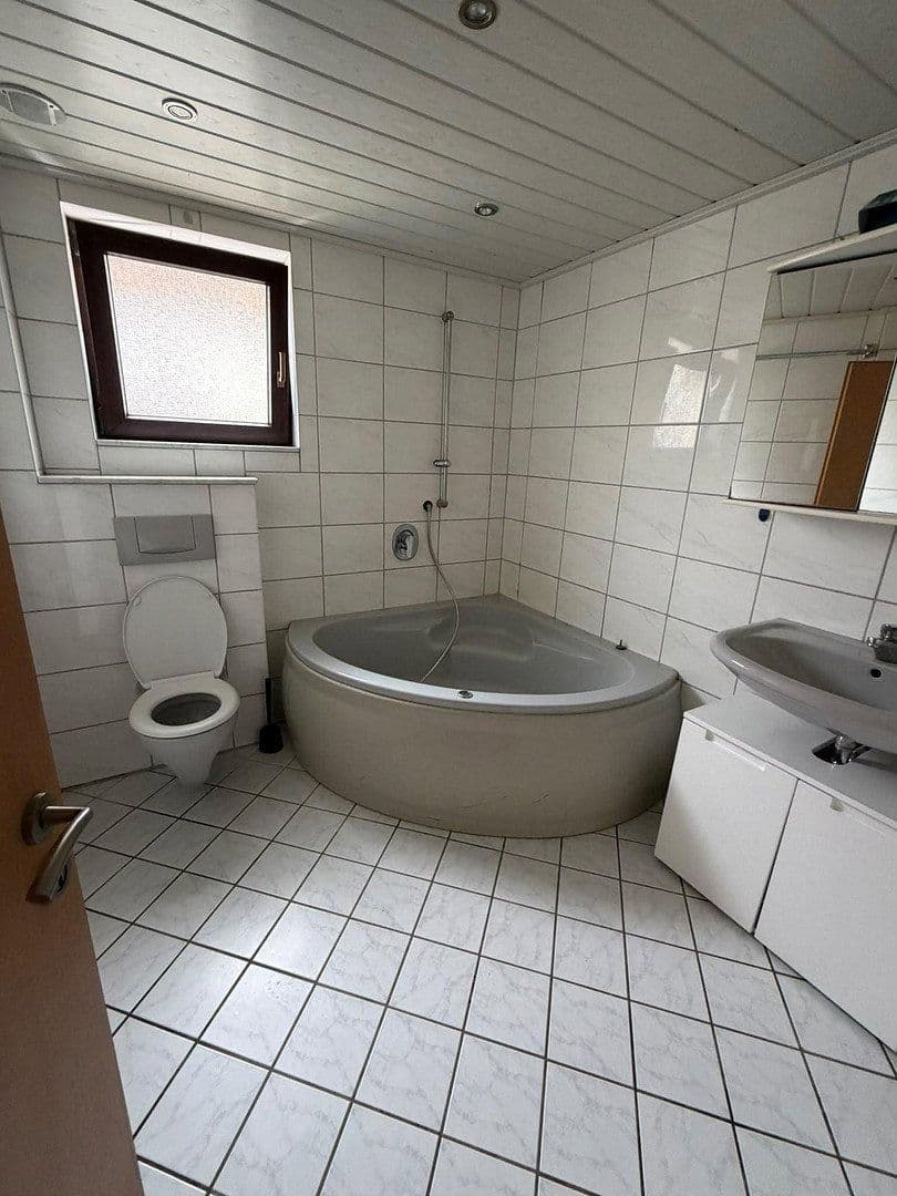Prenájom domu 200 m², pozemok 250 m², Erlensee, Hesensko Prenájom domu 200 m², pozemok 250 m², Erlensee, Hesensko