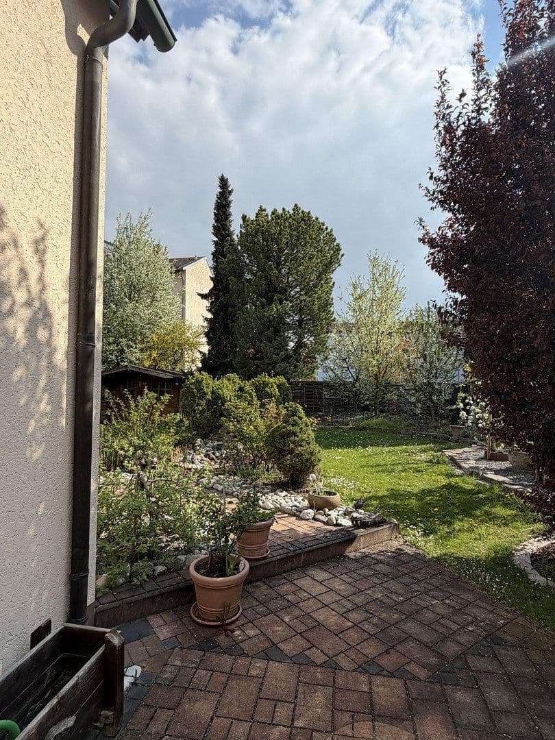 Predaj domu 150 m², pozemok 569 m², Banater Straße 46, Neutraubling, Bavorsko Predaj domu 150 m², pozemok 569 m², Banater Straße 46, Neutraubling, Bavorsko