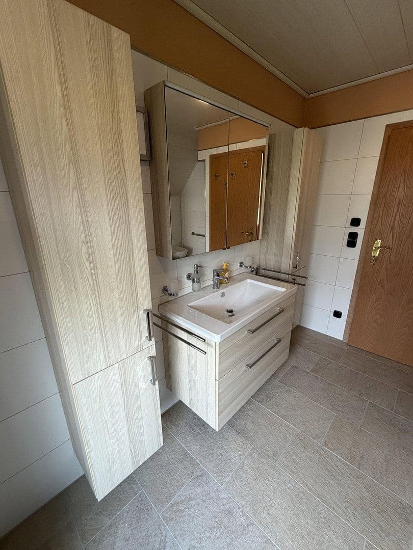 Predaj domu 150 m², pozemok 569 m², Banater Straße 46, Neutraubling, Bavorsko Predaj domu 150 m², pozemok 569 m², Banater Straße 46, Neutraubling, Bavorsko