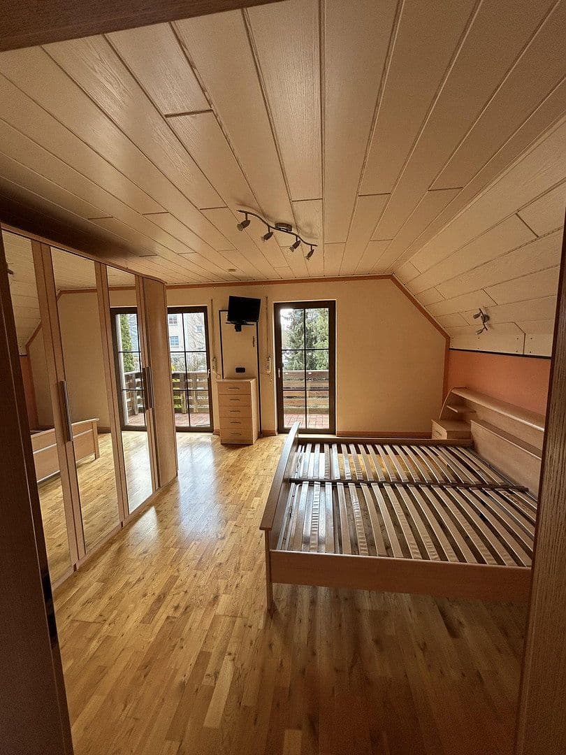 Predaj domu 150 m², pozemok 569 m², Banater Straße 46, Neutraubling, Bavorsko Predaj domu 150 m², pozemok 569 m², Banater Straße 46, Neutraubling, Bavorsko