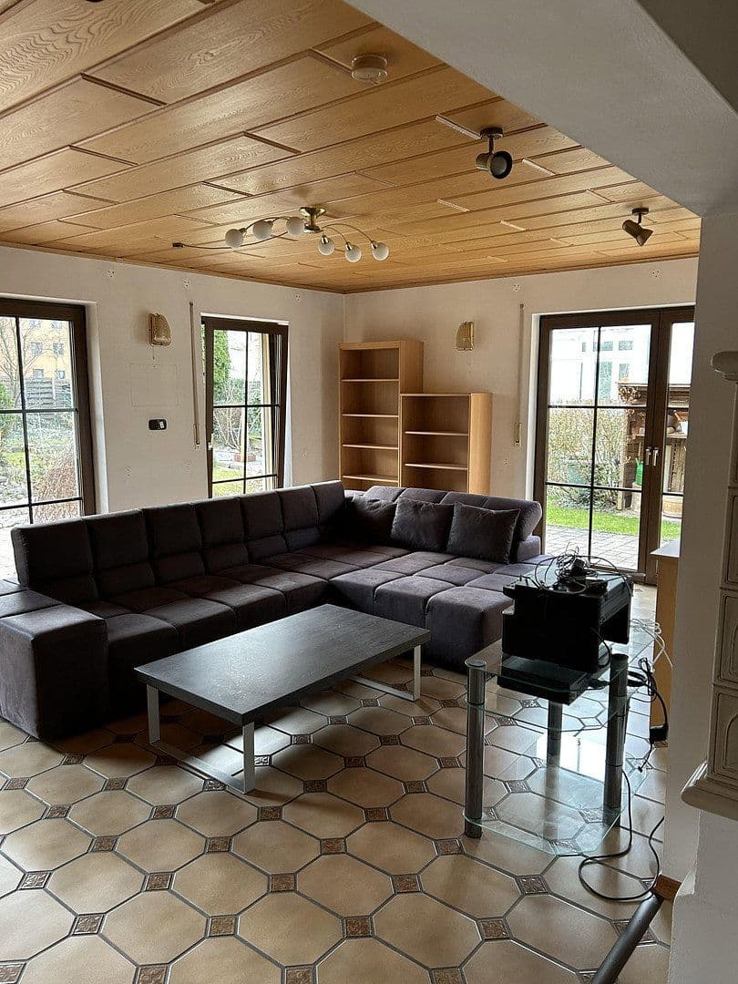 Predaj domu 150 m², pozemok 569 m², Banater Straße 46, Neutraubling, Bavorsko Predaj domu 150 m², pozemok 569 m², Banater Straße 46, Neutraubling, Bavorsko