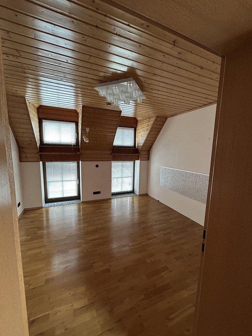 Predaj domu 150 m², pozemok 569 m², Banater Straße 46, Neutraubling, Bavorsko Predaj domu 150 m², pozemok 569 m², Banater Straße 46, Neutraubling, Bavorsko