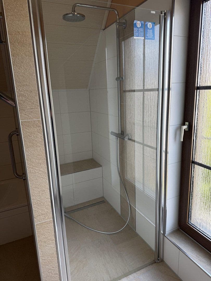 Predaj domu 150 m², pozemok 569 m², Banater Straße 46, Neutraubling, Bavorsko Predaj domu 150 m², pozemok 569 m², Banater Straße 46, Neutraubling, Bavorsko