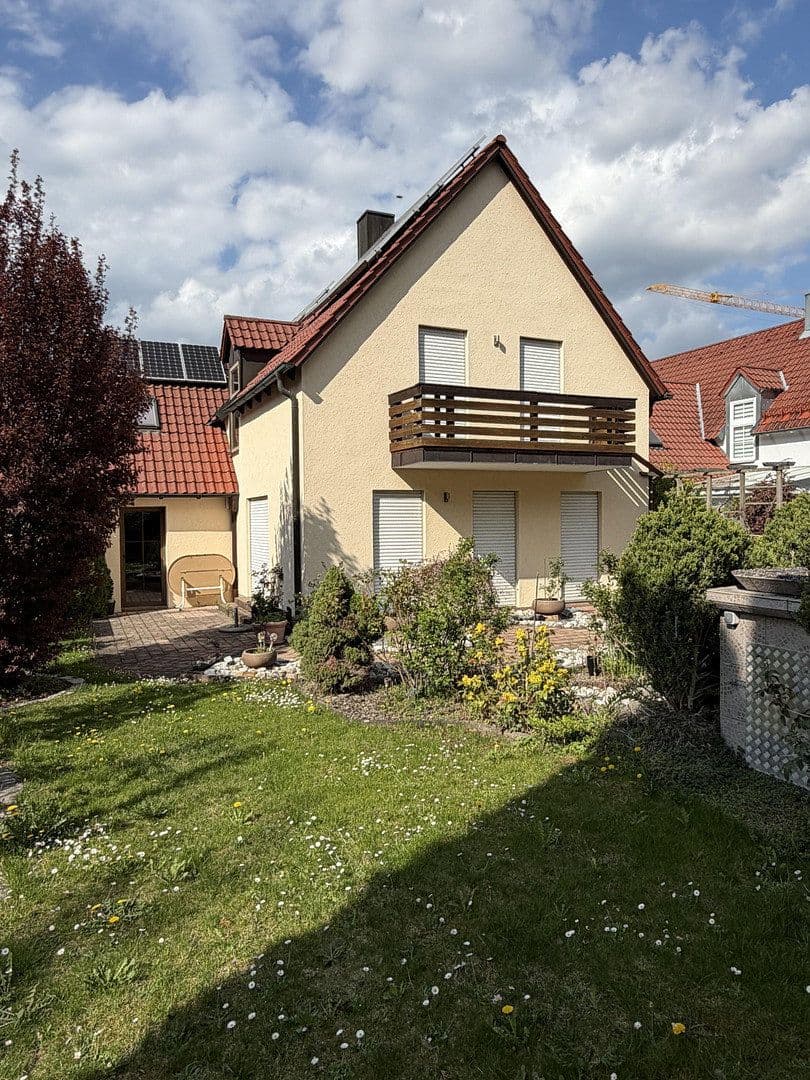Predaj domu 150 m², pozemok 569 m², Banater Straße 46, Neutraubling, Bavorsko Predaj domu 150 m², pozemok 569 m², Banater Straße 46, Neutraubling, Bavorsko