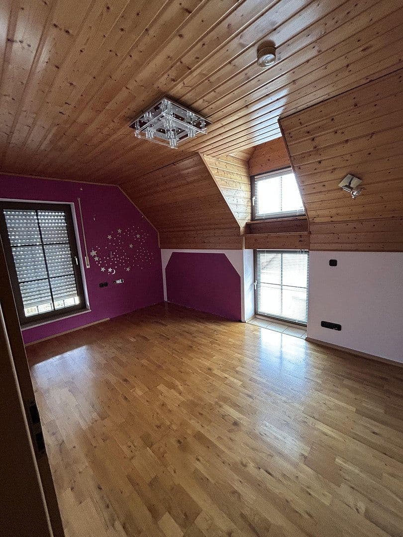 Predaj domu 150 m², pozemok 569 m², Banater Straße 46, Neutraubling, Bavorsko Predaj domu 150 m², pozemok 569 m², Banater Straße 46, Neutraubling, Bavorsko