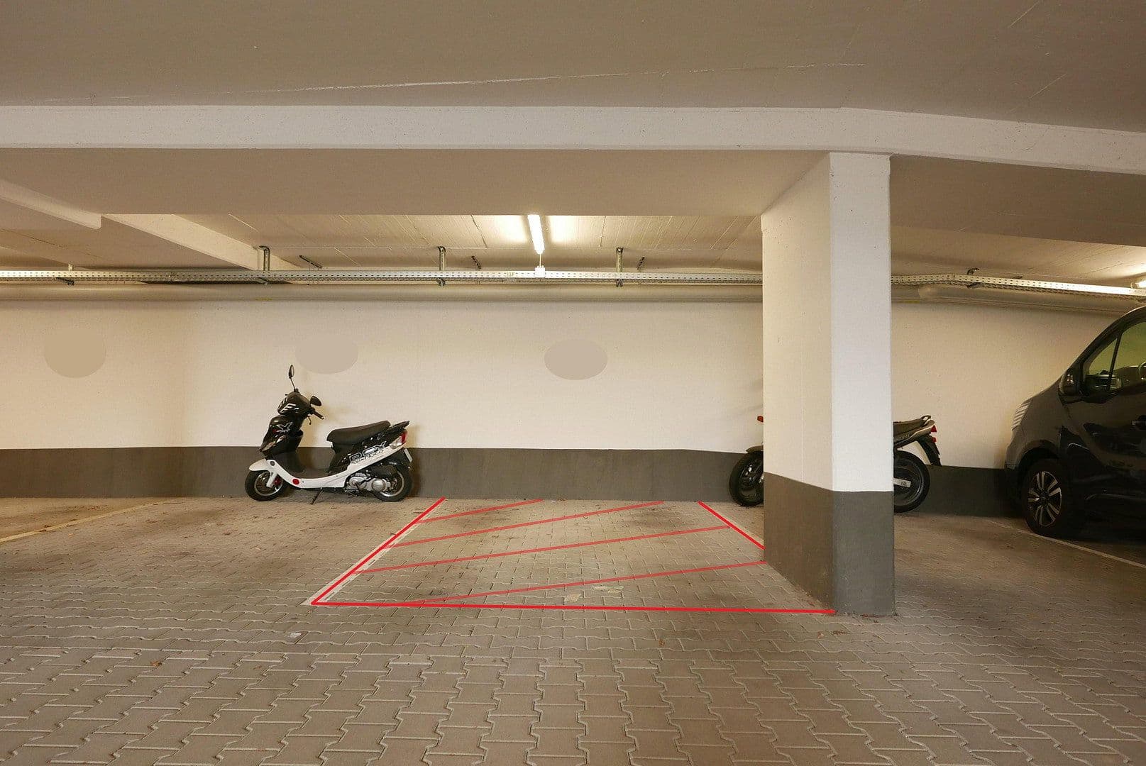 Prenájom garáže 11 m², Keplerstr. 19, Bietigheim-Bissingen, Bádensko-Wurttembersko Prenájom garáže 11 m², Keplerstr. 19, Bietigheim-Bissingen, Bádensko-Wurttembersko