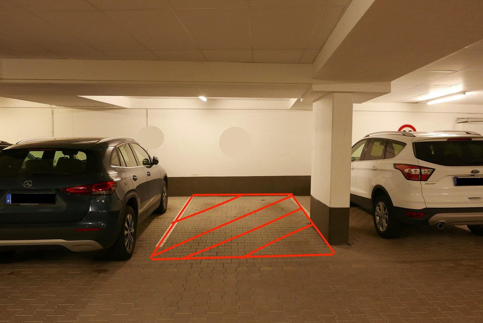 Prenájom garáže 11 m², Keplerstr. 19, Bietigheim-Bissingen, Bádensko-Wurttembersko Prenájom garáže 11 m², Keplerstr. 19, Bietigheim-Bissingen, Bádensko-Wurttembersko