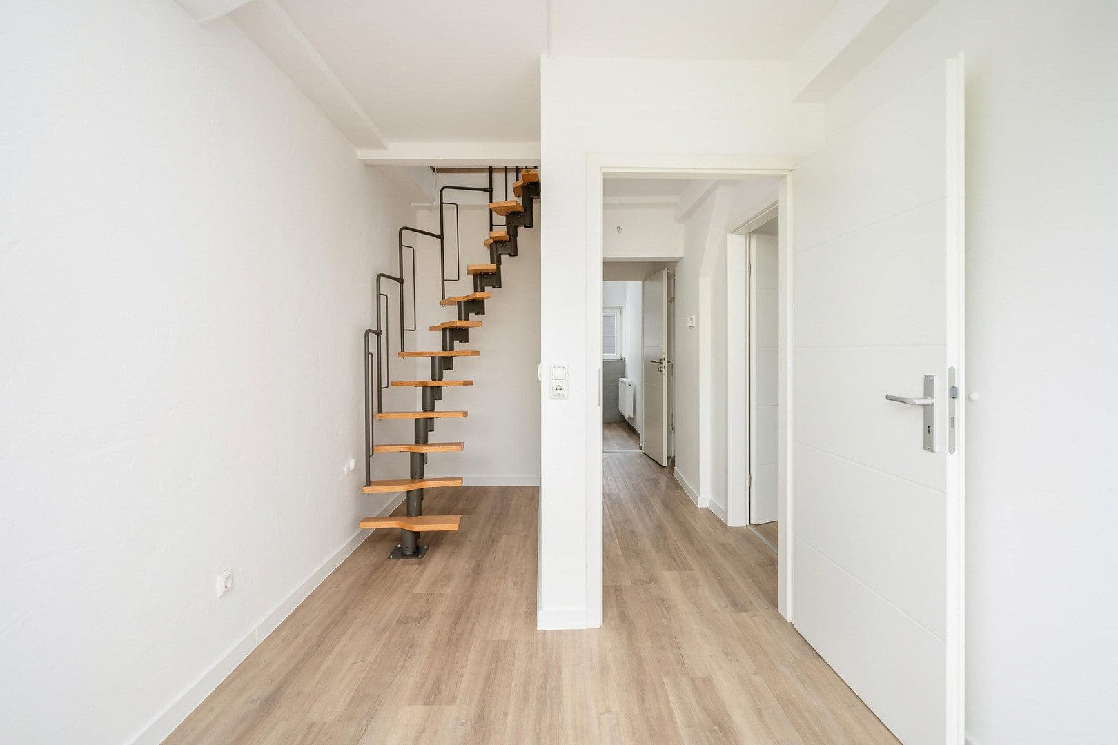 Prenájom bytu 3-izbový 100 m², Adalbertsteinweg 18-20, Aachen, Severné Porýnie - Westfálsko Prenájom bytu 3-izbový 100 m², Adalbertsteinweg 18-20, Aachen, Severné Porýnie - Westfálsko