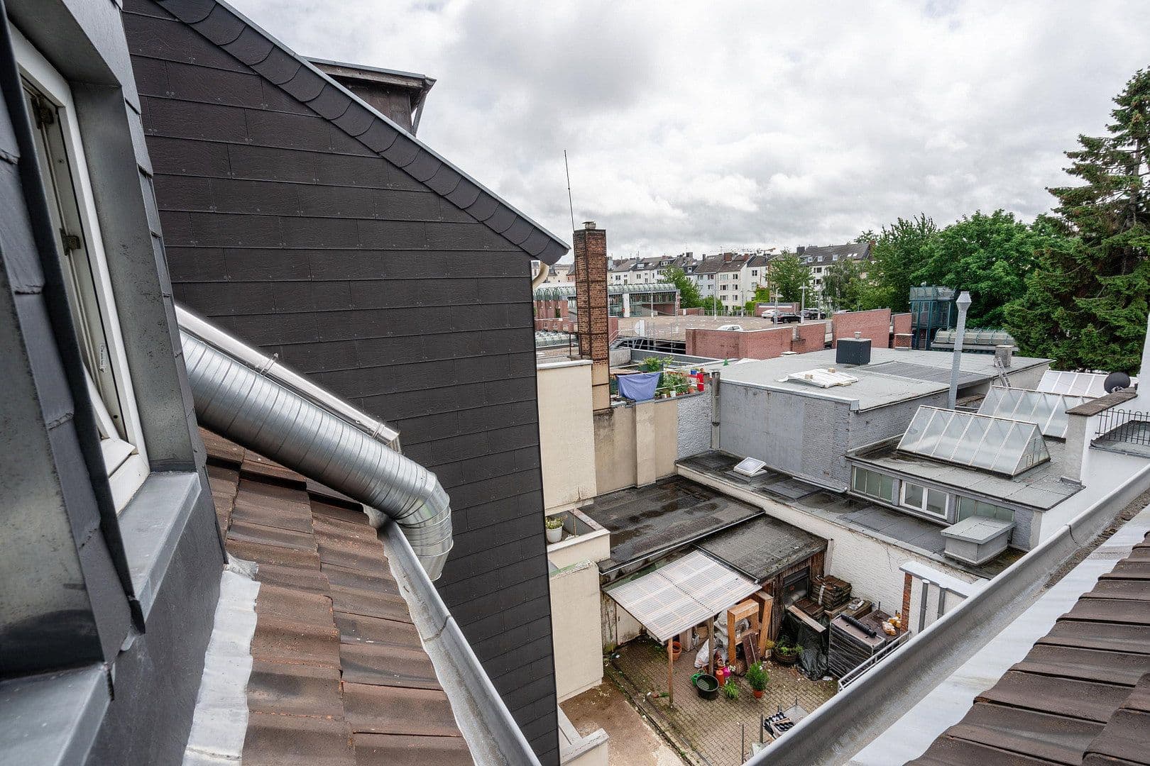 Prenájom bytu 3-izbový 100 m², Adalbertsteinweg 18-20, Aachen, Severné Porýnie - Westfálsko Prenájom bytu 3-izbový 100 m², Adalbertsteinweg 18-20, Aachen, Severné Porýnie - Westfálsko