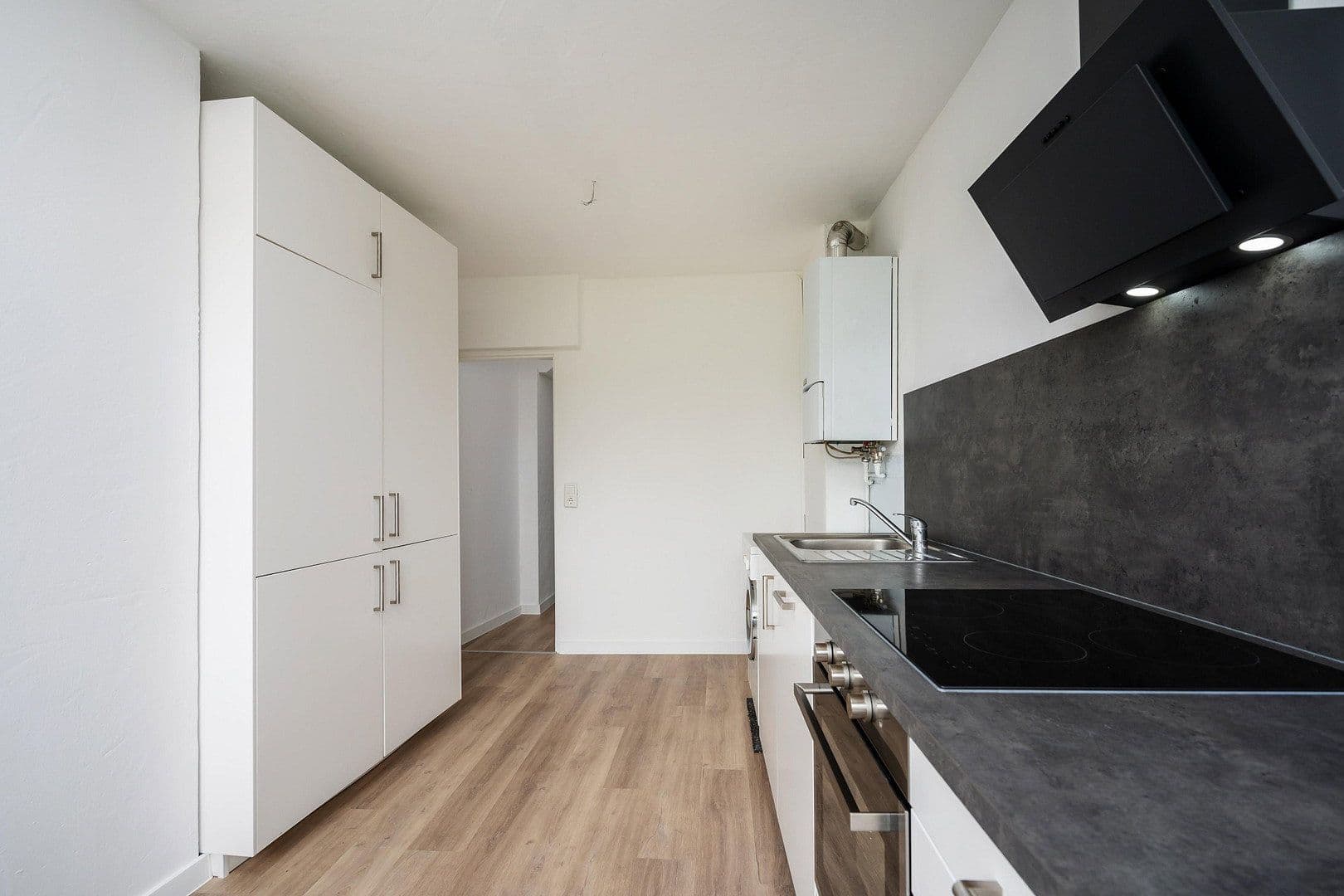 Prenájom bytu 3-izbový 100 m², Adalbertsteinweg 18-20, Aachen, Severné Porýnie - Westfálsko Prenájom bytu 3-izbový 100 m², Adalbertsteinweg 18-20, Aachen, Severné Porýnie - Westfálsko
