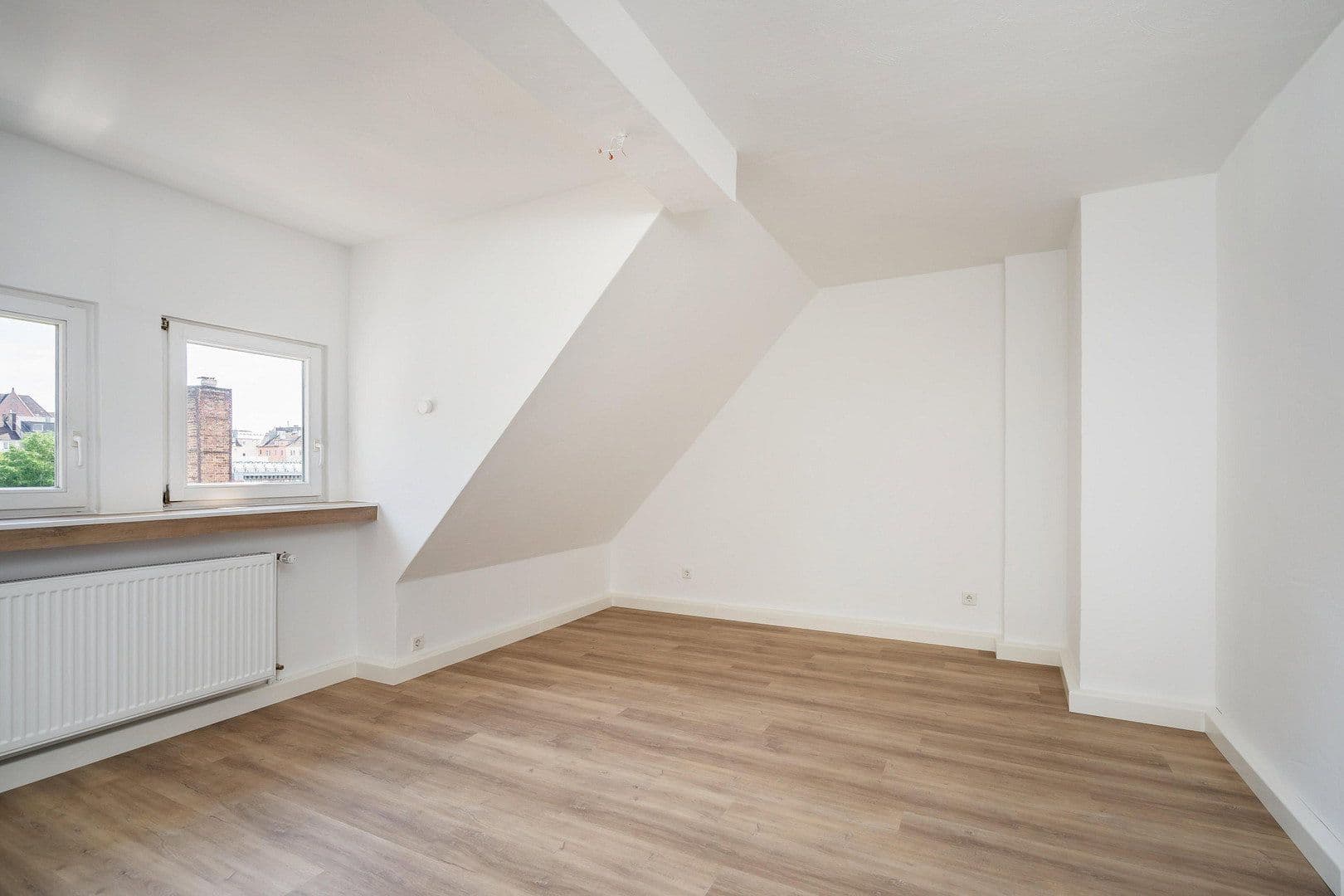 Prenájom bytu 3-izbový 100 m², Adalbertsteinweg 18-20, Aachen, Severné Porýnie - Westfálsko Prenájom bytu 3-izbový 100 m², Adalbertsteinweg 18-20, Aachen, Severné Porýnie - Westfálsko