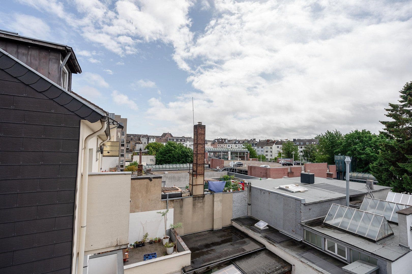 Prenájom bytu 3-izbový 100 m², Adalbertsteinweg 18-20, Aachen, Severné Porýnie - Westfálsko Prenájom bytu 3-izbový 100 m², Adalbertsteinweg 18-20, Aachen, Severné Porýnie - Westfálsko