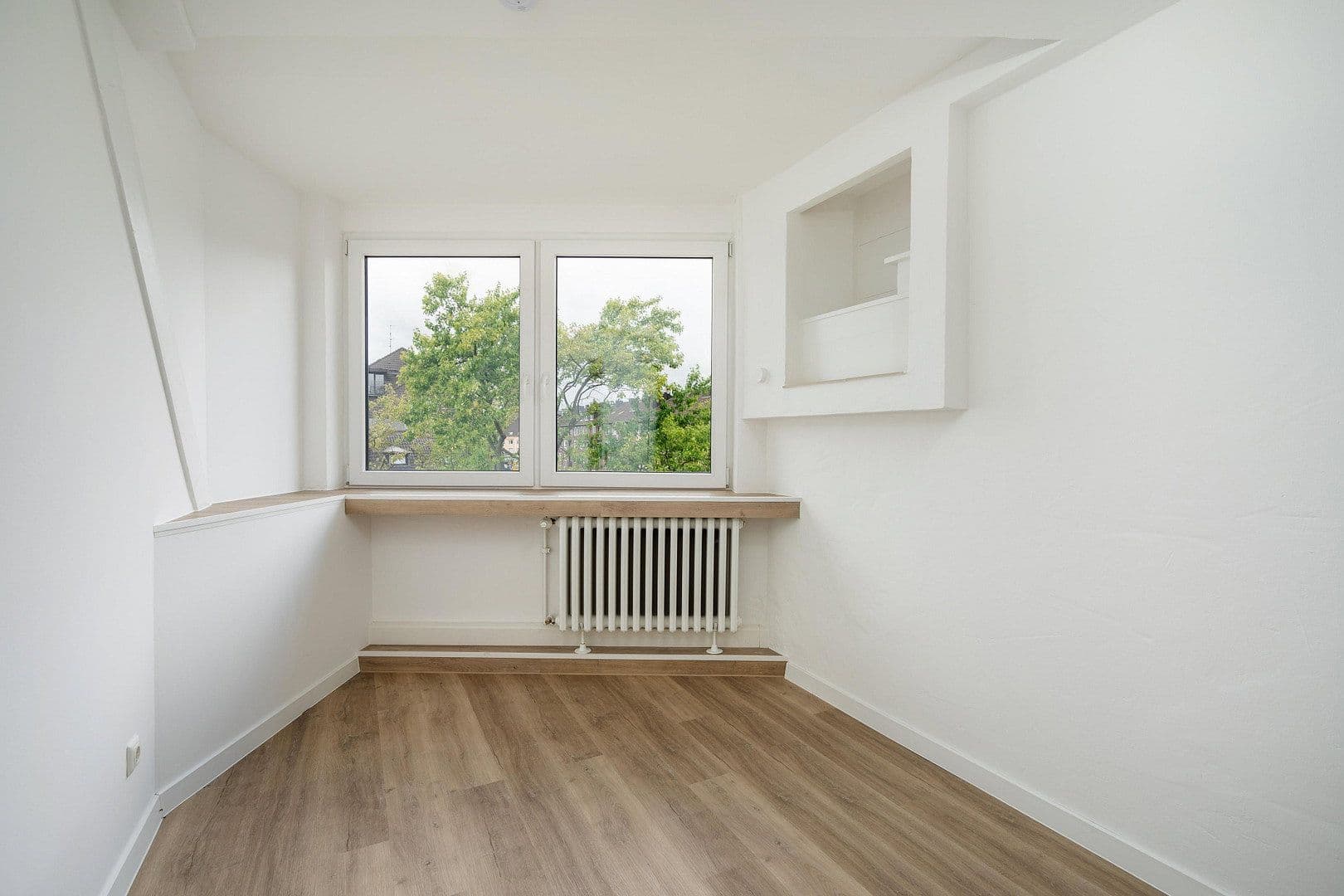 Prenájom bytu 3-izbový 100 m², Adalbertsteinweg 18-20, Aachen, Severné Porýnie - Westfálsko Prenájom bytu 3-izbový 100 m², Adalbertsteinweg 18-20, Aachen, Severné Porýnie - Westfálsko