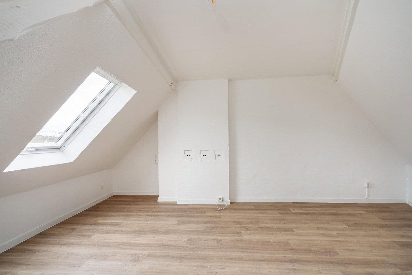 Prenájom bytu 3-izbový 100 m², Adalbertsteinweg 18-20, Aachen, Severné Porýnie - Westfálsko Prenájom bytu 3-izbový 100 m², Adalbertsteinweg 18-20, Aachen, Severné Porýnie - Westfálsko