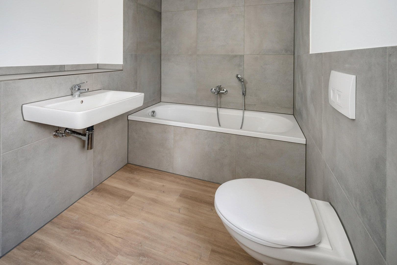 Prenájom bytu 3-izbový 100 m², Adalbertsteinweg 18-20, Aachen, Severné Porýnie - Westfálsko Prenájom bytu 3-izbový 100 m², Adalbertsteinweg 18-20, Aachen, Severné Porýnie - Westfálsko