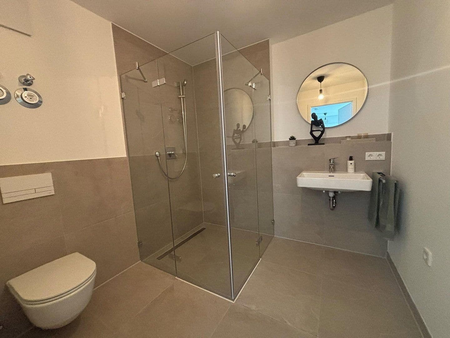 Prenájom bytu 3-izbový 87 m², Schweinauer Hauptstraße 1, Nürnberg, Bavorsko Prenájom bytu 3-izbový 87 m², Schweinauer Hauptstraße 1, Nürnberg, Bavorsko