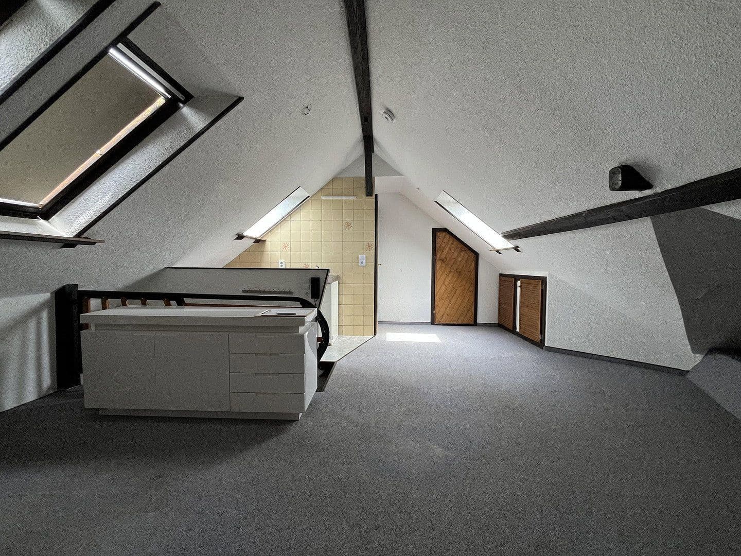 Prenájom bytu 4-izbový 100 m², Schneeberger Straße 2, Chemnitz, Sasko Prenájom bytu 4-izbový 100 m², Schneeberger Straße 2, Chemnitz, Sasko