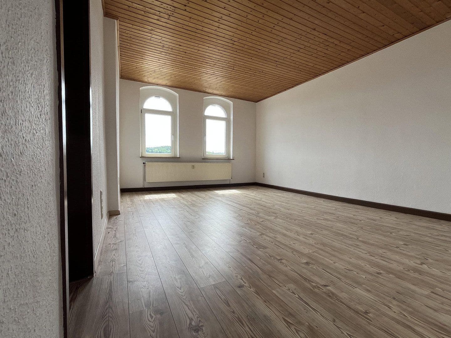 Prenájom bytu 4-izbový 100 m², Schneeberger Straße 2, Chemnitz, Sasko Prenájom bytu 4-izbový 100 m², Schneeberger Straße 2, Chemnitz, Sasko