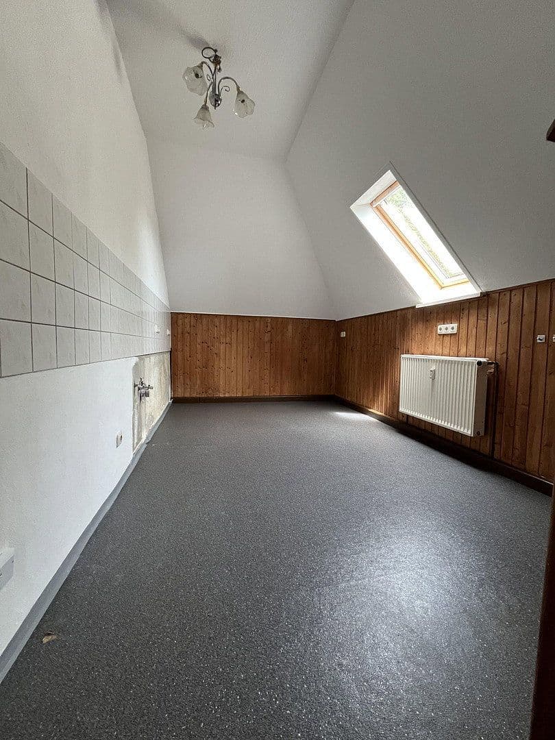 Prenájom bytu 4-izbový 100 m², Schneeberger Straße 2, Chemnitz, Sasko Prenájom bytu 4-izbový 100 m², Schneeberger Straße 2, Chemnitz, Sasko