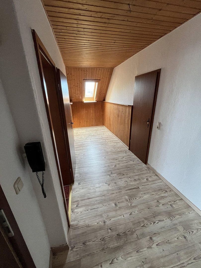 Prenájom bytu 4-izbový 100 m², Schneeberger Straße 2, Chemnitz, Sasko Prenájom bytu 4-izbový 100 m², Schneeberger Straße 2, Chemnitz, Sasko
