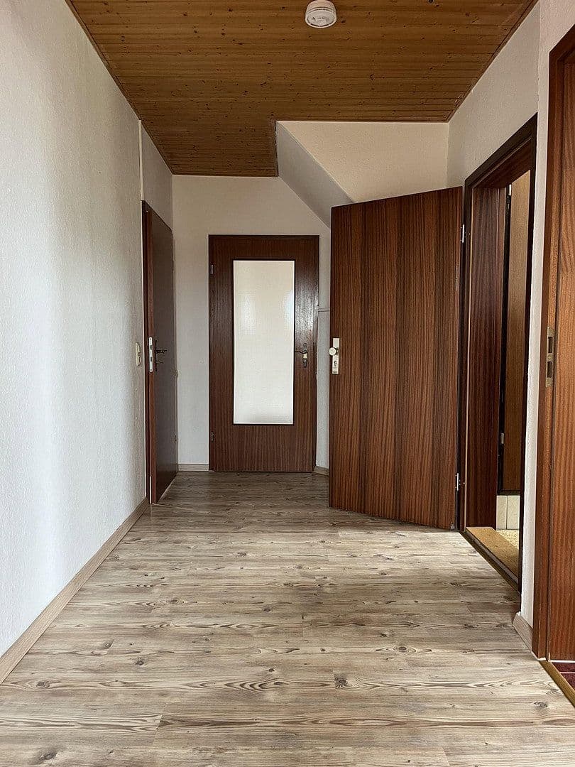 Prenájom bytu 4-izbový 100 m², Schneeberger Straße 2, Chemnitz, Sasko Prenájom bytu 4-izbový 100 m², Schneeberger Straße 2, Chemnitz, Sasko