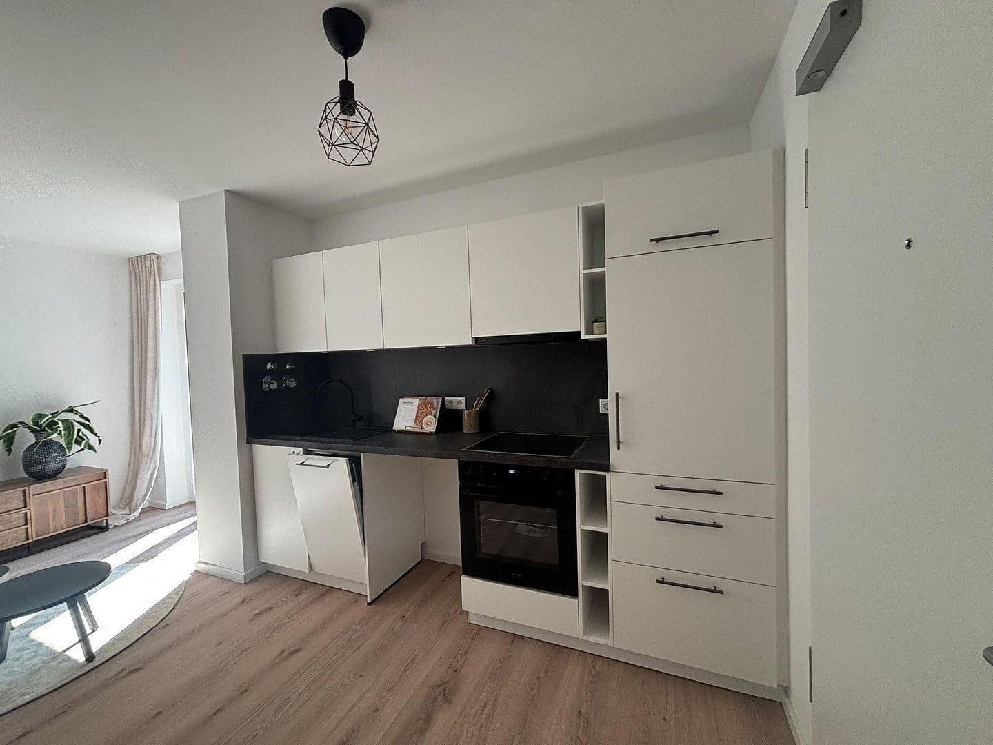 Prenájom bytu 2-izbový 54 m², Schweinauer Hauptstraße 1, Nürnberg, Bavorsko Prenájom bytu 2-izbový 54 m², Schweinauer Hauptstraße 1, Nürnberg, Bavorsko