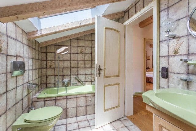 Predaj domu 220 m², pozemok 996 m², Unterwössen, Bavorsko Predaj domu 220 m², pozemok 996 m², Unterwössen, Bavorsko