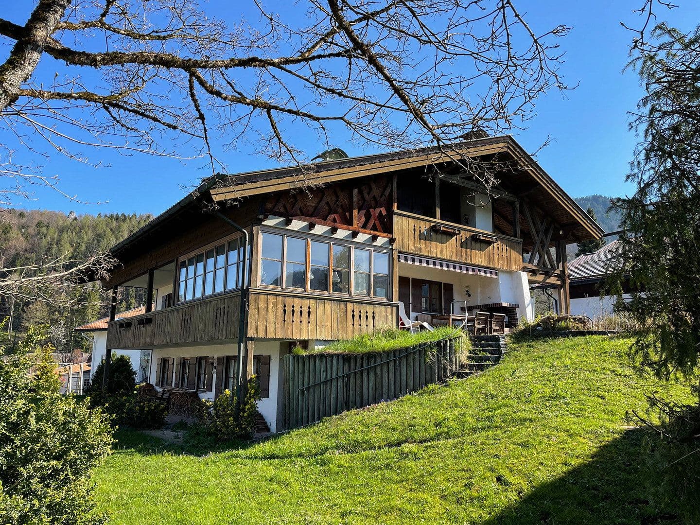 Predaj domu 220 m², pozemok 996 m², Unterwössen, Bavorsko Predaj domu 220 m², pozemok 996 m², Unterwössen, Bavorsko