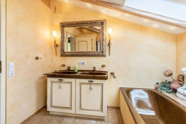 Predaj domu 220 m², pozemok 996 m², Unterwössen, Bavorsko Predaj domu 220 m², pozemok 996 m², Unterwössen, Bavorsko