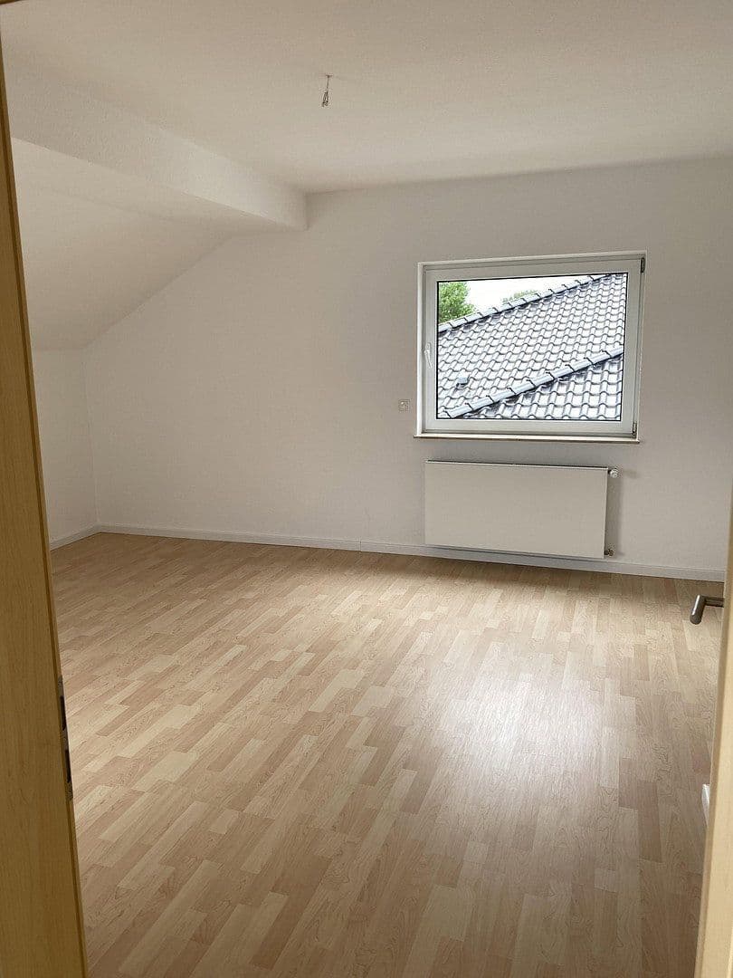 Prenájom bytu 4-izbový 149 m², Rödermark, Hesensko Prenájom bytu 4-izbový 149 m², Rödermark, Hesensko