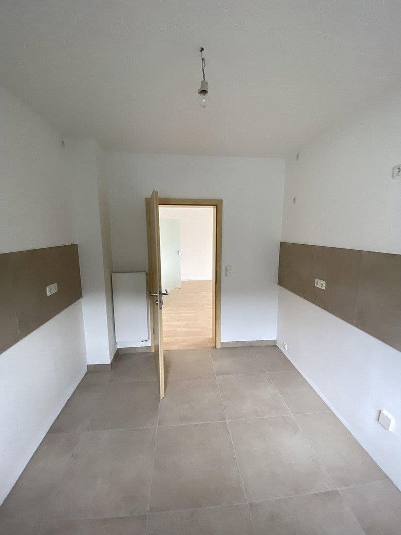 Prenájom bytu 4-izbový 149 m², Rödermark, Hesensko Prenájom bytu 4-izbový 149 m², Rödermark, Hesensko