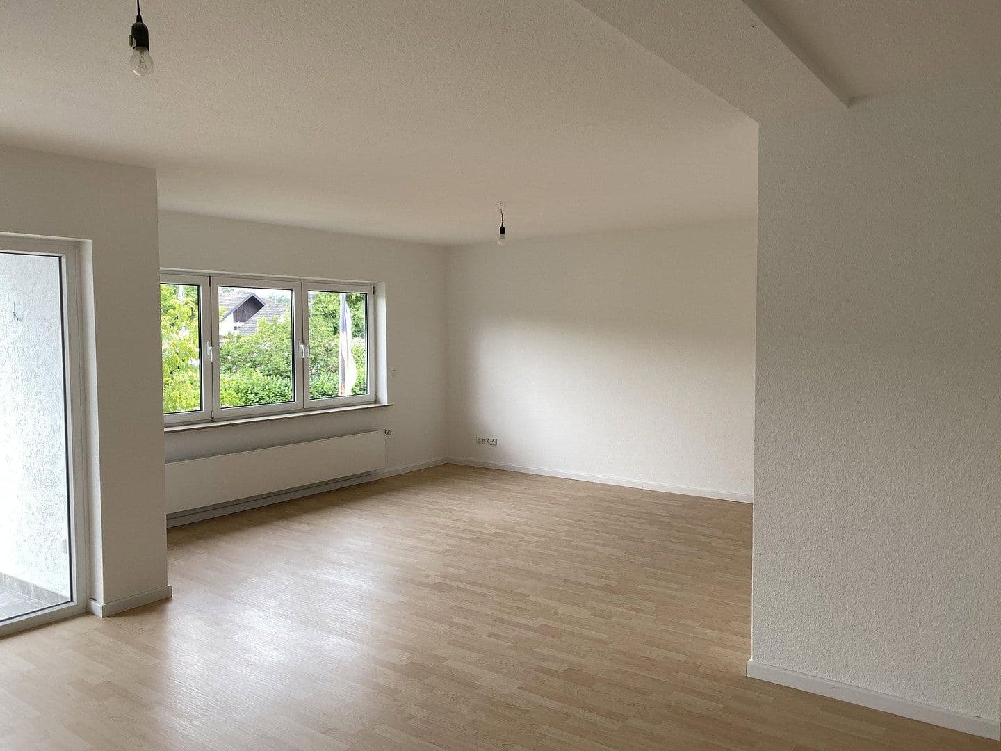 Prenájom bytu 4-izbový 149 m², Rödermark, Hesensko Prenájom bytu 4-izbový 149 m², Rödermark, Hesensko