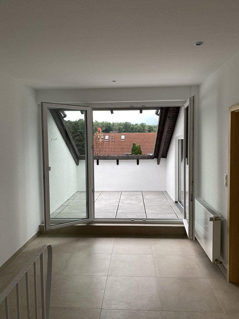 Prenájom bytu 4-izbový 149 m², Rödermark, Hesensko Prenájom bytu 4-izbový 149 m², Rödermark, Hesensko