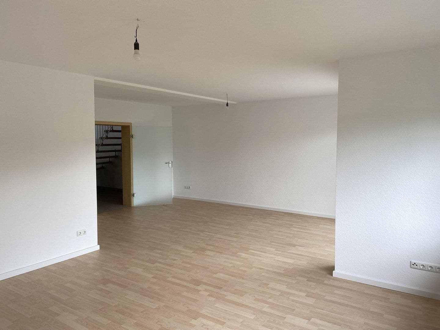 Prenájom bytu 4-izbový 149 m², Rödermark, Hesensko Prenájom bytu 4-izbový 149 m², Rödermark, Hesensko