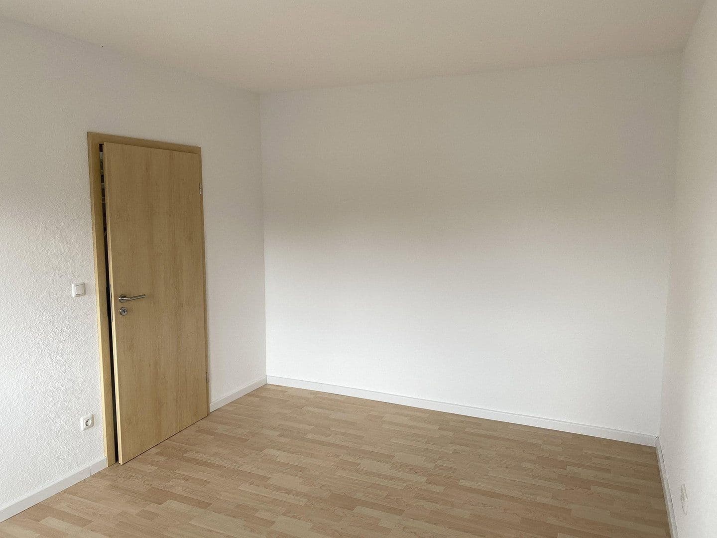 Prenájom bytu 4-izbový 149 m², Rödermark, Hesensko Prenájom bytu 4-izbový 149 m², Rödermark, Hesensko