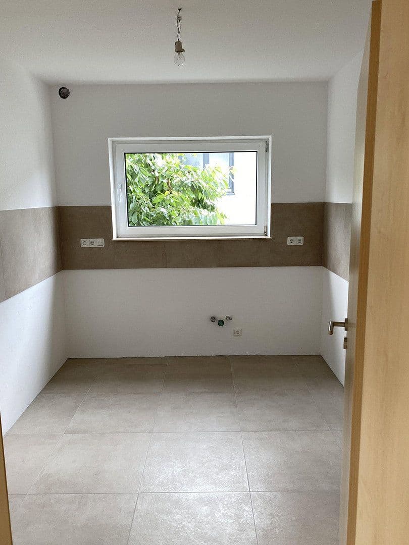 Prenájom bytu 4-izbový 149 m², Rödermark, Hesensko Prenájom bytu 4-izbový 149 m², Rödermark, Hesensko