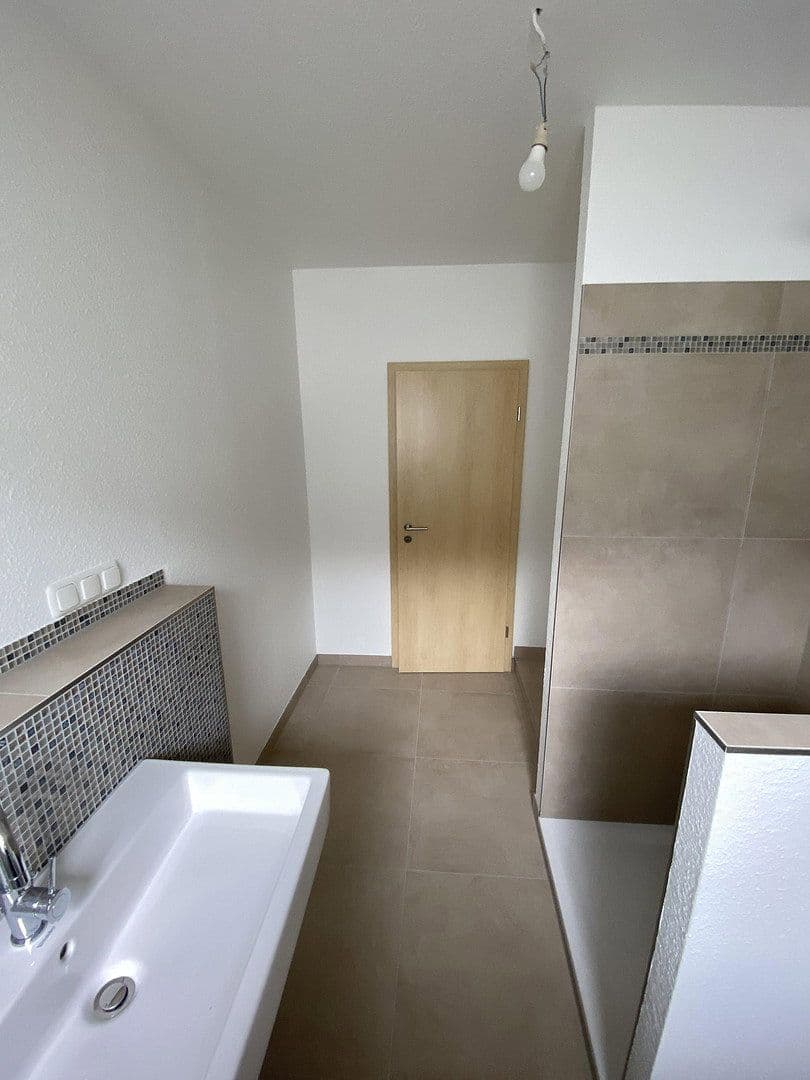Prenájom bytu 4-izbový 149 m², Rödermark, Hesensko Prenájom bytu 4-izbový 149 m², Rödermark, Hesensko