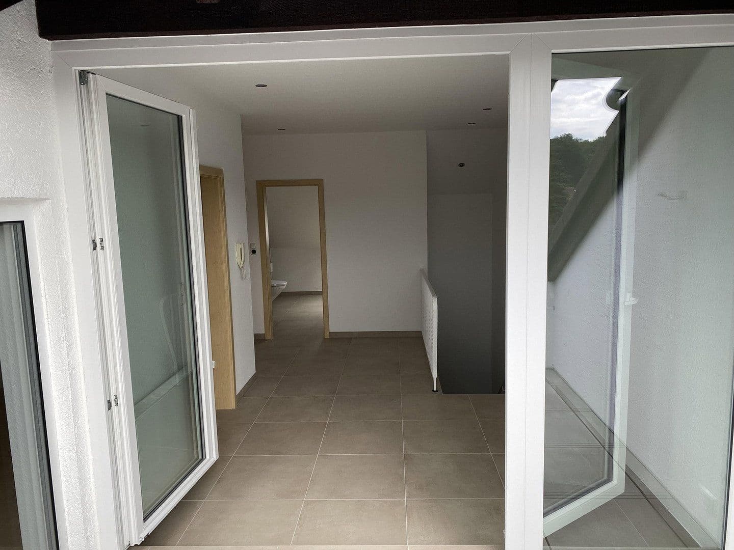 Prenájom bytu 4-izbový 149 m², Rödermark, Hesensko Prenájom bytu 4-izbový 149 m², Rödermark, Hesensko