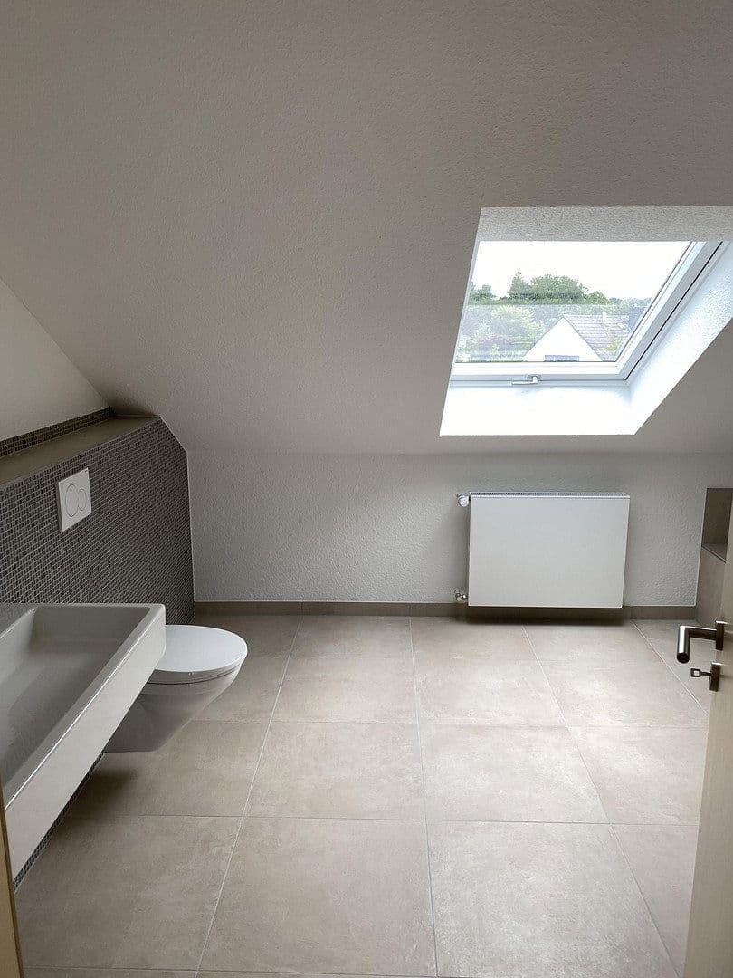 Prenájom bytu 4-izbový 149 m², Rödermark, Hesensko Prenájom bytu 4-izbový 149 m², Rödermark, Hesensko