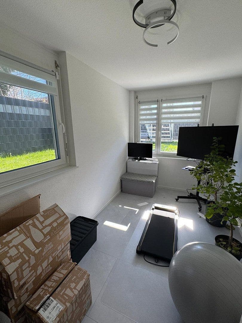Prenájom bytu 5-izbový 111 m², Heimsheim, Bádensko-Wurttembersko Prenájom bytu 5-izbový 111 m², Heimsheim, Bádensko-Wurttembersko