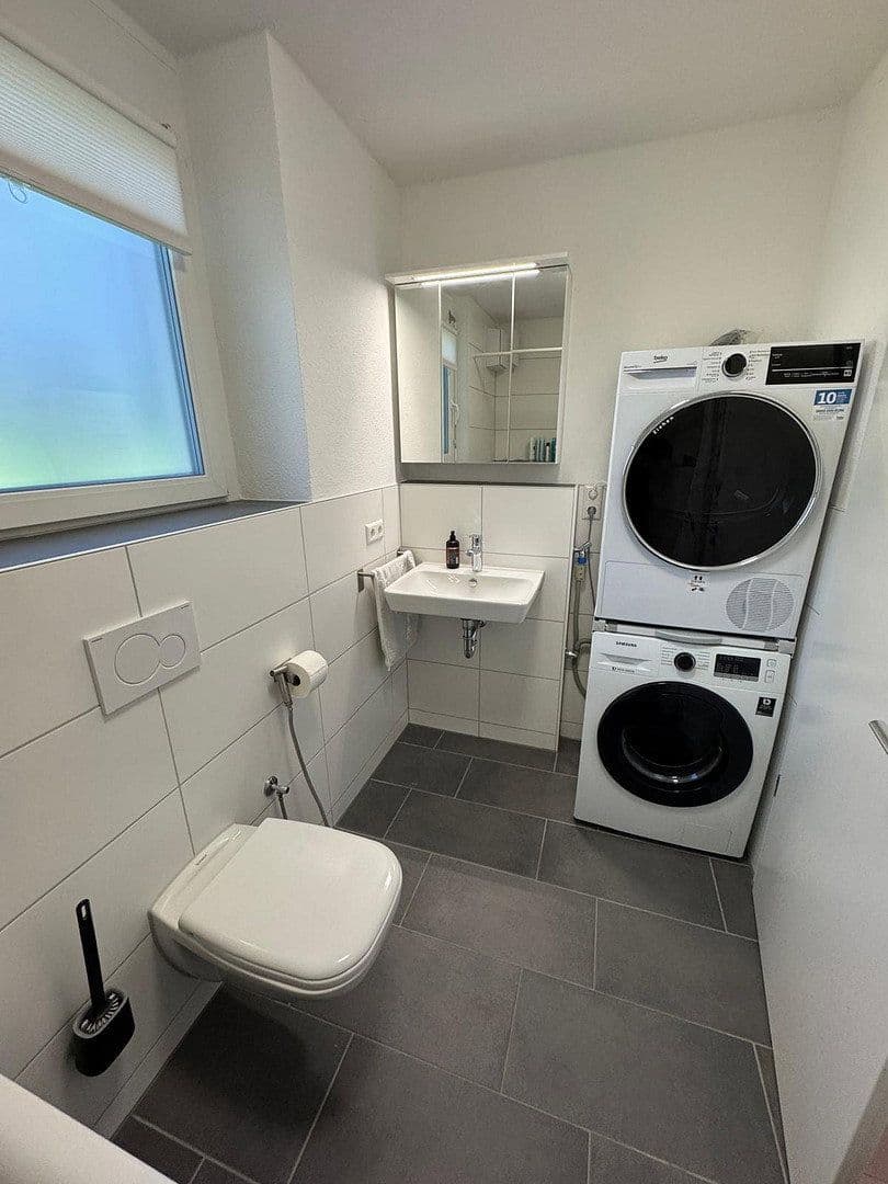 Prenájom bytu 5-izbový 111 m², Heimsheim, Bádensko-Wurttembersko Prenájom bytu 5-izbový 111 m², Heimsheim, Bádensko-Wurttembersko