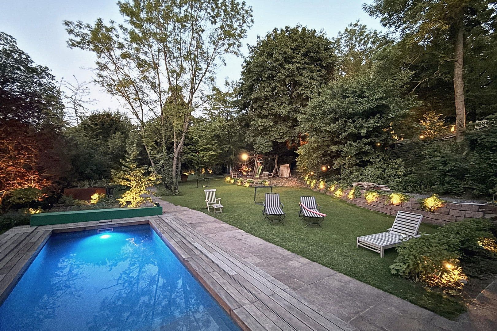 Prenájom domu 220 m², pozemok 3.500 m², Stuttgart, Bádensko-Wurttembersko Prenájom domu 220 m², pozemok 3.500 m², Stuttgart, Bádensko-Wurttembersko
